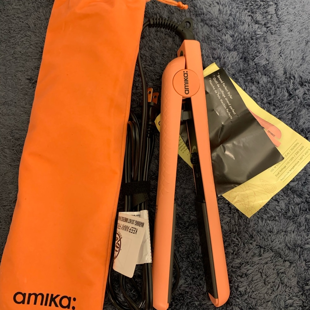 Amika hair straightener Brand new